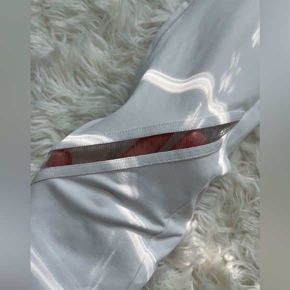 Forever 21 White Cutout Athletic Leggings Size XS - Picture 6 of 14